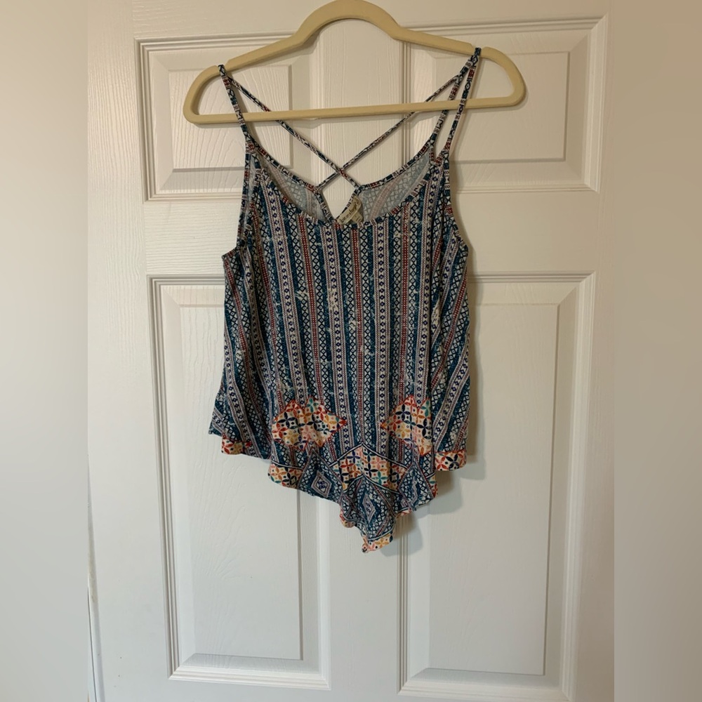 Love on a Hanger Sleeveless Asymmetrical Abstract Print Strappy Back Crop Top, L